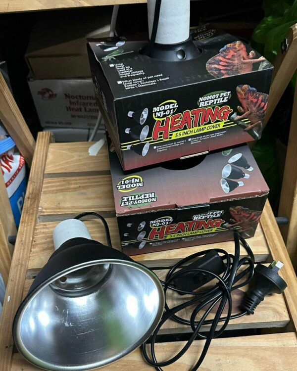 Lamp holder for terrariums